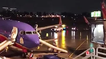 Пожар произошел на борту самолета в Лос-Анджелесе