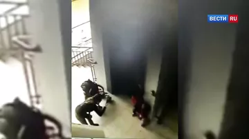Ребенок на глазах фотографировавшей матери упал в лестничный пролет в сочинском ТЦ