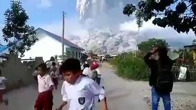На Суматре произошло извержение вулкана Синабунг