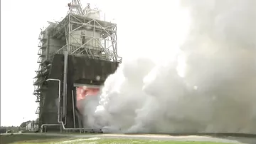 США на рекордной мощности запустили двигатель сверхтяжелой ракеты
