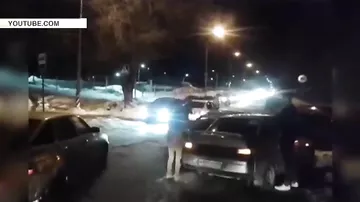Водитель станцевал лезгинку на дороге после ДТП в Саратове