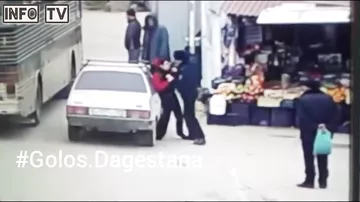 В России полицейский избил ребенка за то, что недостаточно быстро уступил ему дорогу