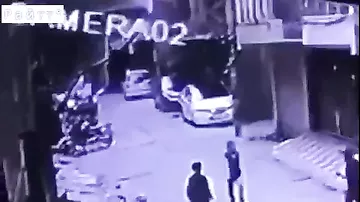 Автомобилист, перепутав педали, раздавил двух мотоциклистов в Бразилии