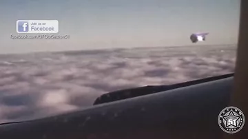 Летевший на самолете пассажир снял на камеру марсиан