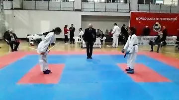 12-летняя азербайджанская каратэистка стала чемпионкой, победив представительницу Армении