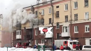 Сильный пожар произошел в жилом доме в Кемерове