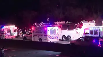 Более 40 человек пострадали в ДТП со школьным автобусом в США