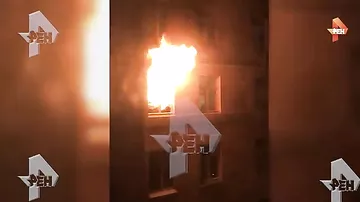 Огонь практически полностью уничтожил квартиру в центре Москвы