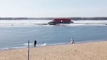 Ресторан откололся от берега вместе со льдом и уплыл из Самары
