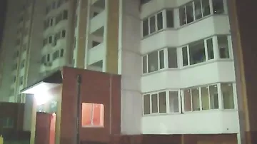 В Серпухове женщине из-за пожара пришлось выбрасывать своих маленьких детей из окон 4 этажа