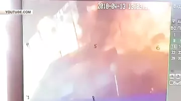 Момент масштабного взрыва фуры на АЗС попал на камеры