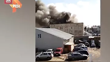 В автосервисе в Петербурге произошел крупный пожар