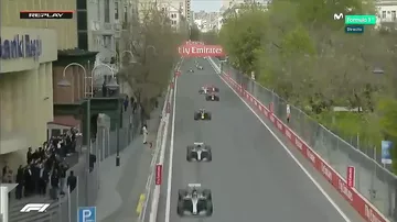 Авария на первых минутах Формулы 1 в Баку