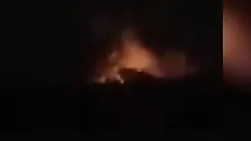 Видео взрывов на военном объекте Сирии после ракетного удара