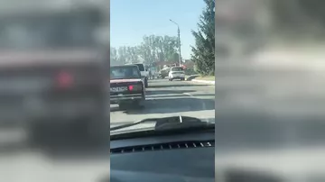 В Черновцах водитель автокрана проткнул маршрутку шестиметровой стрелой
