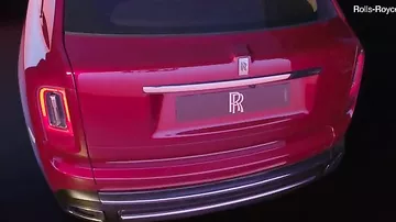 Rolls-Royce показал свой первый в истории внедорожник