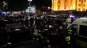 Видеокадры ночного противостояния в центре Грузии