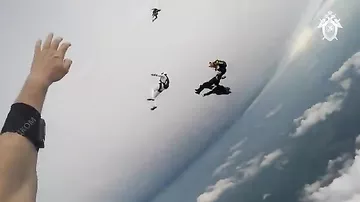 Смертельный прыжок парашютистов в Татарстане запечатлен на камеры