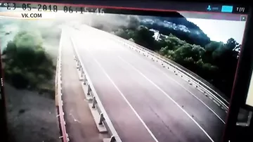 В Сочи мужчина после ДТП спрыгнул с моста