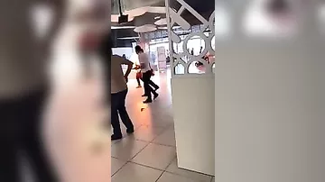 Парень вспыхнул как спичка после взрыва переносной зарядки в его кармане