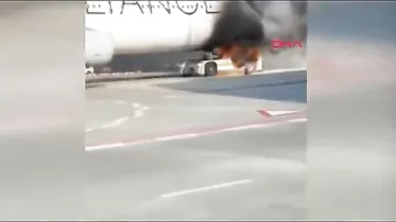 Видео полыхающего тягача в аэропорту Франкфурта-на-Майне
