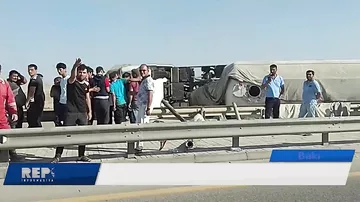 Qaradağda yük maşını aşıb