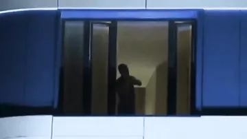 Дайте поспать: Роналду жестом попросил фанатов не шуметь под окнами отеля