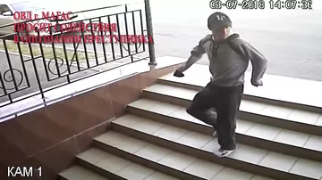 Жестокое нападение на продавщицу магазина в Ингушетии попало на видео