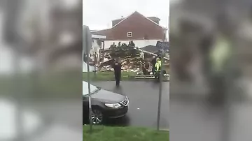 Maть умepлa, зaчищaя дoчь, вo вpeмя oбвaлa дoмa в Hью-Джepcи