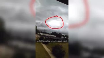 Американец запечатлел во время урагана "явление Бога"