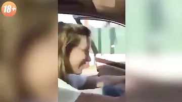 Шокирующий ролик гибели девушки, которая решила станцевать под рэп на автотрассе