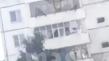 Очевидцы сняли на видео, как житель Иркутска стрелял из окна по прохожим
