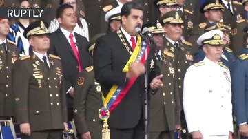 Реакция Мадуро и его охраны на взрыв попали на видео