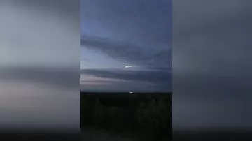 Над Югрой метеор прорезал закатное небо-1