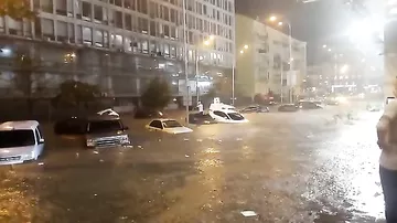 Киев снова затопило