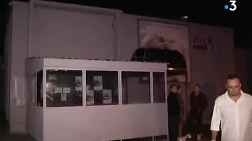 Видео с места наезда пьяного водителя на группу людей во Франции