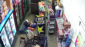 Вор прорыл лаз в продуктовый магазин и ограбил его