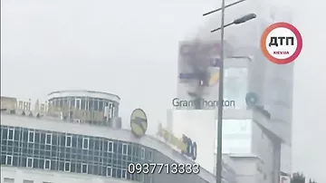 Бизнес-центр загорелся в Киеве