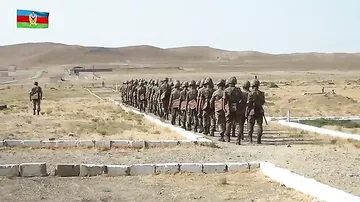 Gənc kursantlar atış çalışmalarını yerinə yetirir