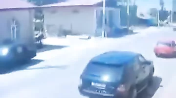 В Баку автомобиль подбросил пешехода в воздух