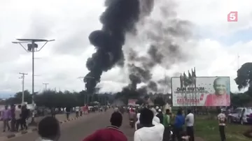 В Нигерии взорвался бензовоз, десятки погибших