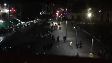 Неизвестные расстреляли людей на площади в центре Мехико