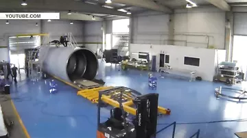 Первую в мире капсулу Hyperloop показали в Испании