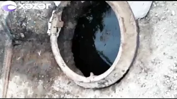 Kanalizasiya quyusundan neft çıxır