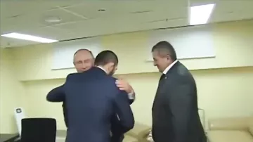 Путин встретился с Хабибом Нурмагомедовым