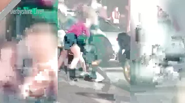 10 qadın küçədə saçyolduya çıxdı