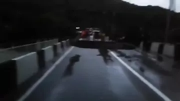 В Сочи из-за потопа рухнул мост