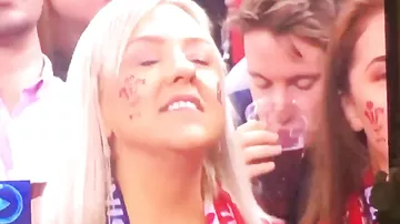 Фанат сборной Уэльса стал звездой благодаря любви к пиву