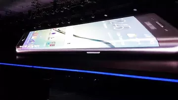 Samsung показала гибкий дисплей, которым оснастят новые смартфоны