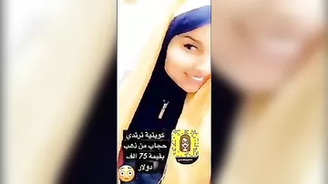 Кувейтская модница шокировала золотым хиджабом